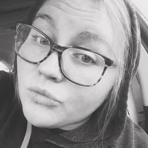 Meet your Posher, Adrienne